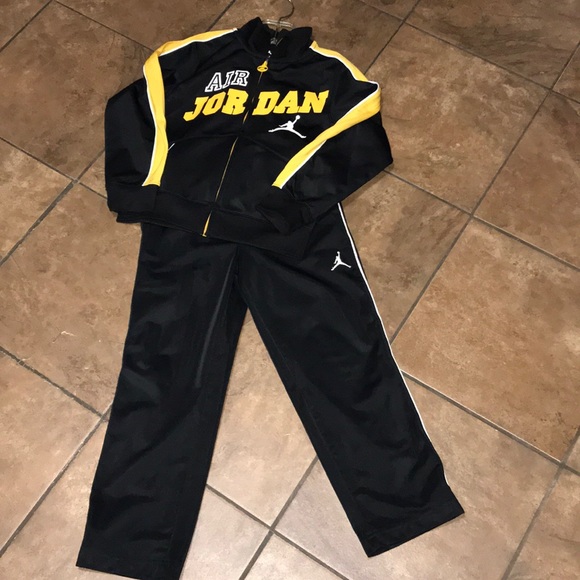 NWOT Boy’s Jordan Jog Set